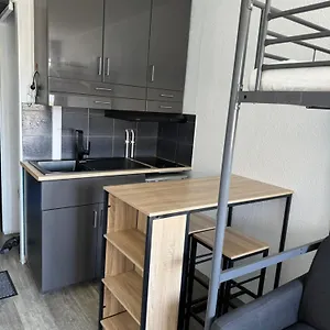 https://studio-arc-1600.hotels-rhonealpes.com